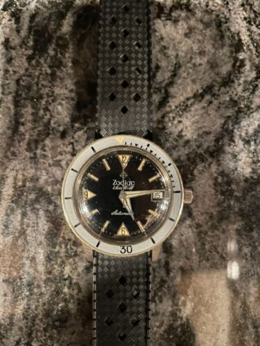 Vintage Zodiac Sea Wolf Automatic Black Gilt Dial Bakelite Bezel Diver Watch - Picture 1 of 3