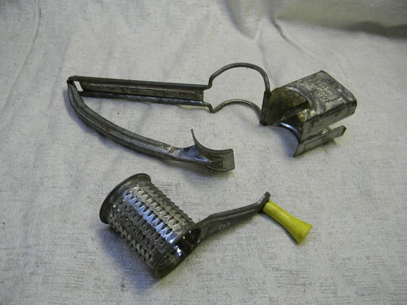VINTAGE MOULI METAL DRUM CHEESE GRATER WITH HAND CRANK MADE IN FRANCE