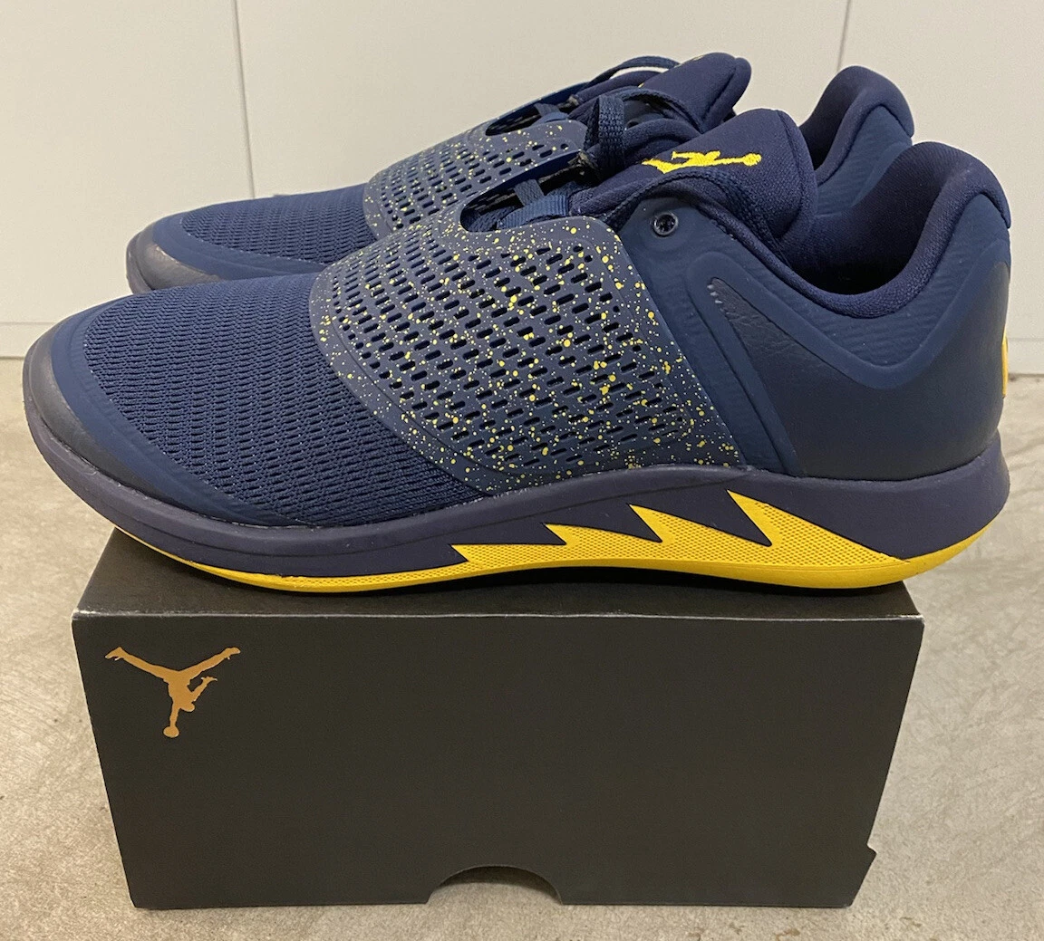 Men’s Size 16 Jordan Grind 2 North Carolina Tarheels Athletic Shoes AT8013-401 Jordan Grind 2 UNC - AT8013-401 for Sale | Authenticity  main image 3