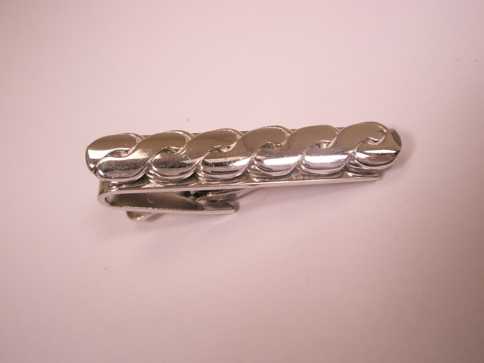 1-3/8" Serpentine Chain Link Quality SMALL Vintage Tie Bar Clip simple design