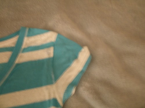 Aeropostale XS/TP cap sleeved v-neck gray/turquoise tee in EUC - Picture 4 of 4