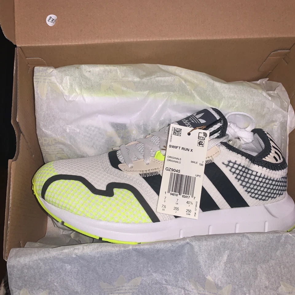 Zapato para correr ADIDAS Swift Run X para hombre GZ9045 blanco/carbono/amarillo solar talla 7,5 Foto 3 de 4