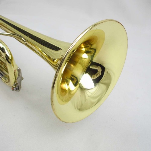 Yamaha Trumpet YTR-2320E Lacquer Finish with First and Third Triggers - Picture 7 of 11