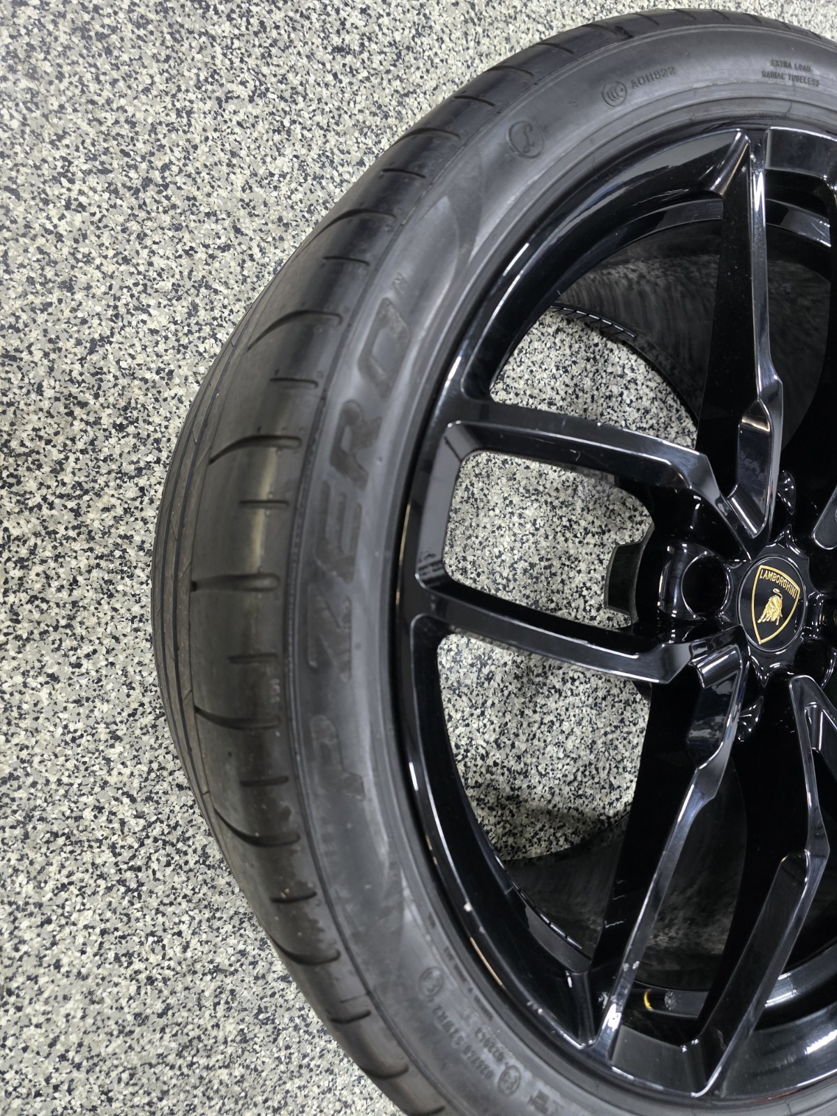 Lamborghini Huracan 2021-2022 Left Wheels Set Black