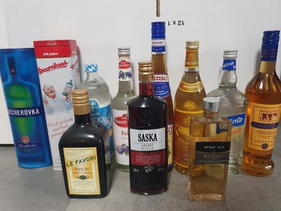 11x Alkoholpaket Triple Sec, Rum, Korn, Pflaume, Kartoffelschnaps, Feige Wodka