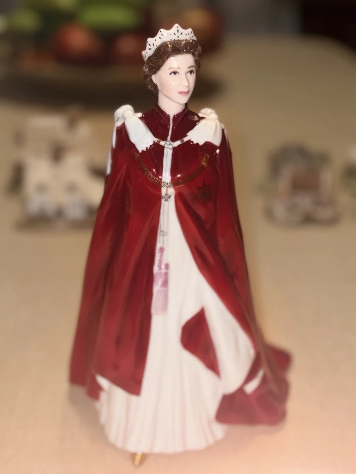 Royal Worcester Figurine Of Queen Elizabeth II 80th Birthday British Empire - Image 2 of 4