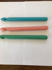 Vintage Jumbo Plastic Crochet Hooks Lot of 3 Size Q Good Used Condition
