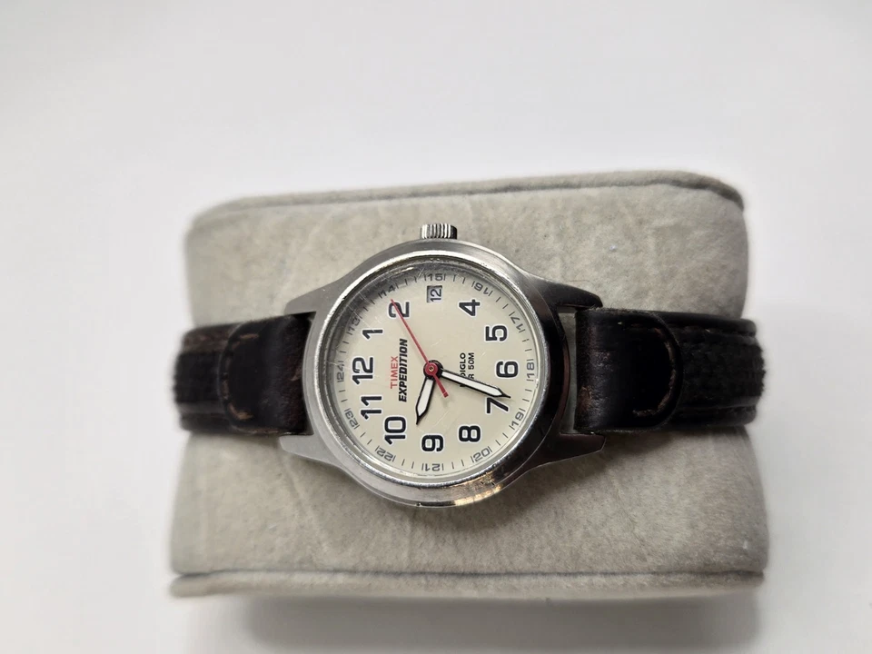 Reloj Timex Expedition Indiglo para mujer Foto 2 de 4