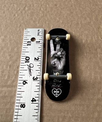 Tech Deck Finger Board - DGK Boo Johnson - Hand With Peace Sign - Shows Wear