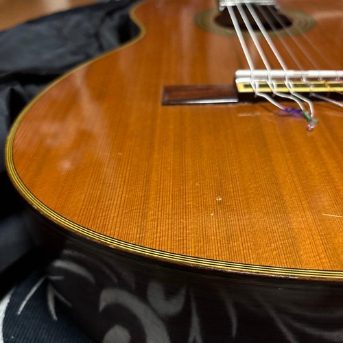 Guitarra clásica Yamaha C-300 tapa de cedro macizo hecha en Japón 1976-1983 - Imagen 7 de 14