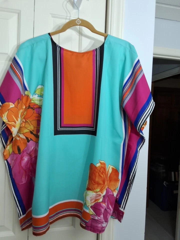 Blusa para mujer Millenium multicolor mangas cuadradas a rayas/flor caftán talla M Foto 2 de 4