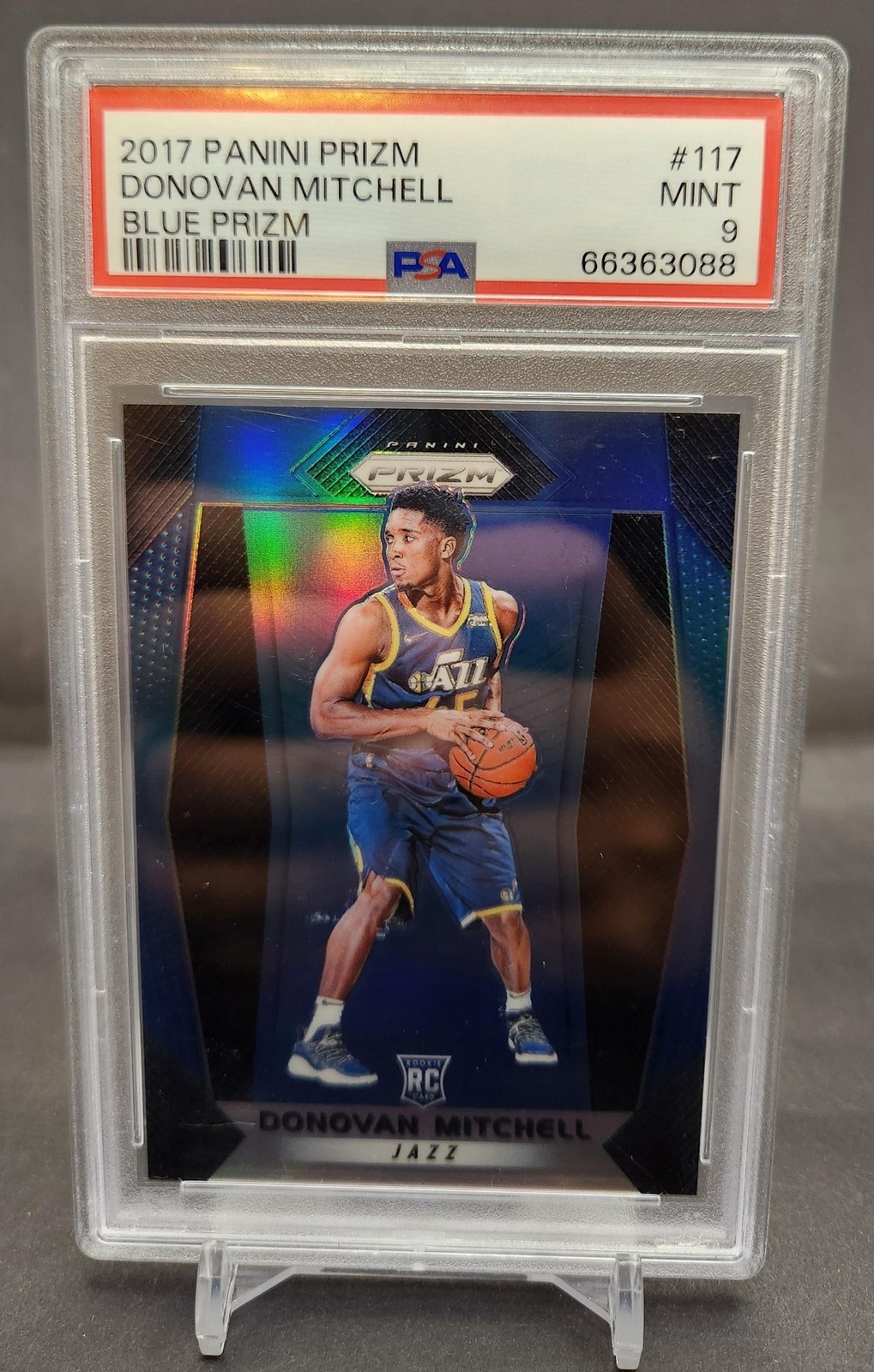 2017-18 Panini Prizm Donovan Mitchell #117 Prizms Blue 81/199 RC Jazz PSA 9