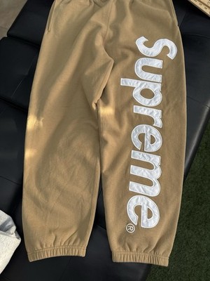 Supreme Satin Appliqué Sweatpants FW25 Brand New Size XL Tan Supreme Satin Appliqué Sweatpants FW25 Brand New Size XL Tan