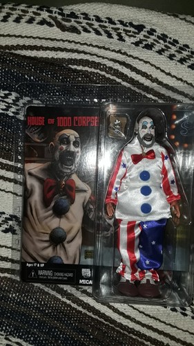 Action Figure NECA Captain Spaulding - House Of 1000 Corpses, 20 Cm Vestito In Tessuto, Edizione Anniversario - 3