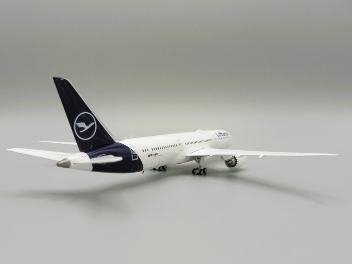 Gemini Jets Lufthansa Boeing 787-9 D-ABPA 1:400 Scale Model