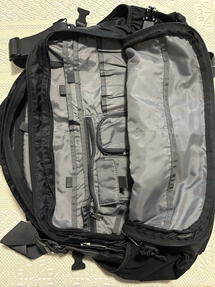 The North Face Offsite Laptop Bag Messenger Bag With Shoulder Strap eBay