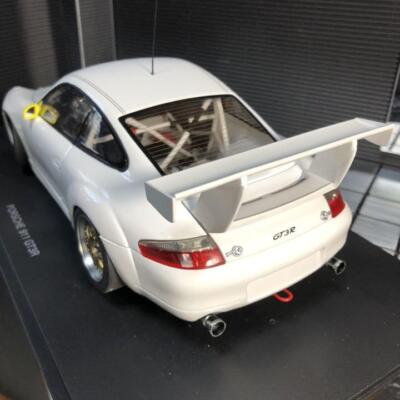 Autoart 1/18 Porsche 911 Gt3R Model Car | eBay