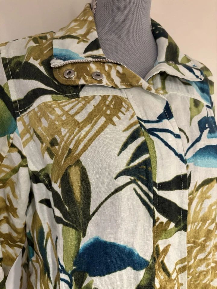 CHICO’s Women’s Tropical Print Zip Up 3/4 Sleeve Linen Light Jacket Size 8/10 - Image 3 of 4