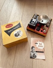 VINTAGE 1950s KODAK BROWNIE HAWKEYE CAMERA Flash Model with original box