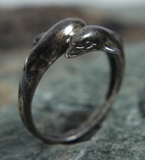 Vintage Kabana Double Dolphin Dainty Band Ring Size 7.25 Sterling Silver