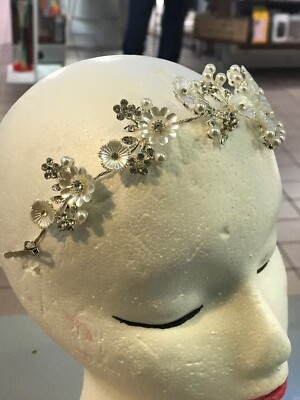 Nwt Bridal Silver, White and Pearl Flowers Hair Clip  display picture 2
