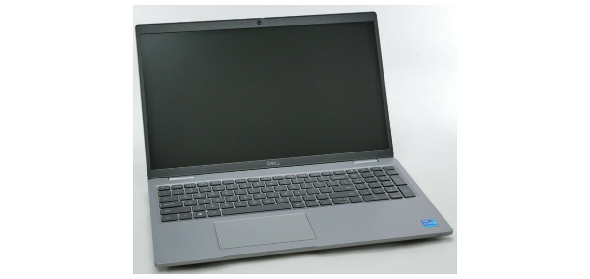 Dell Latitude 5520 P104F 15.6
