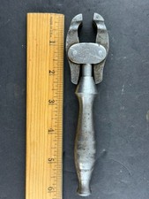 Vintage Lowell Wrench Co Hand Vise 6