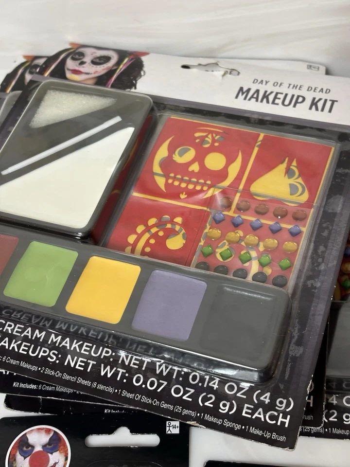 Halloween Makeup Kits And Accessories/Sponges. Assorted Lot Of 17 Packages. New. - Image 3 of 4