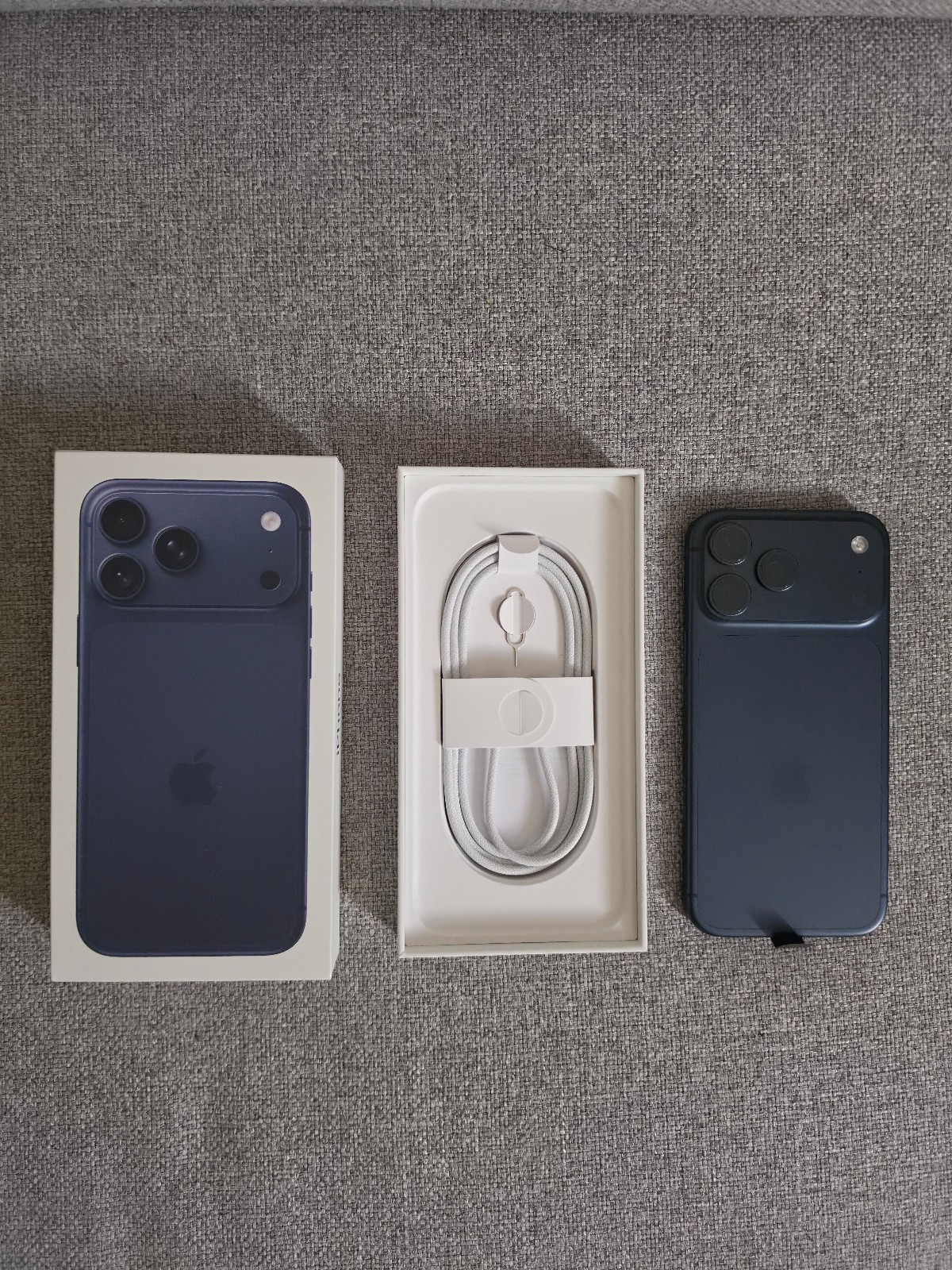 Vendo iPhone 17 Pro Max nella versione da 512 GB, elegatissima colorazione Blu