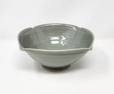 Simon Pearce Belmont Celadon Green Crackle Pottery Vegetable Serving Bowl