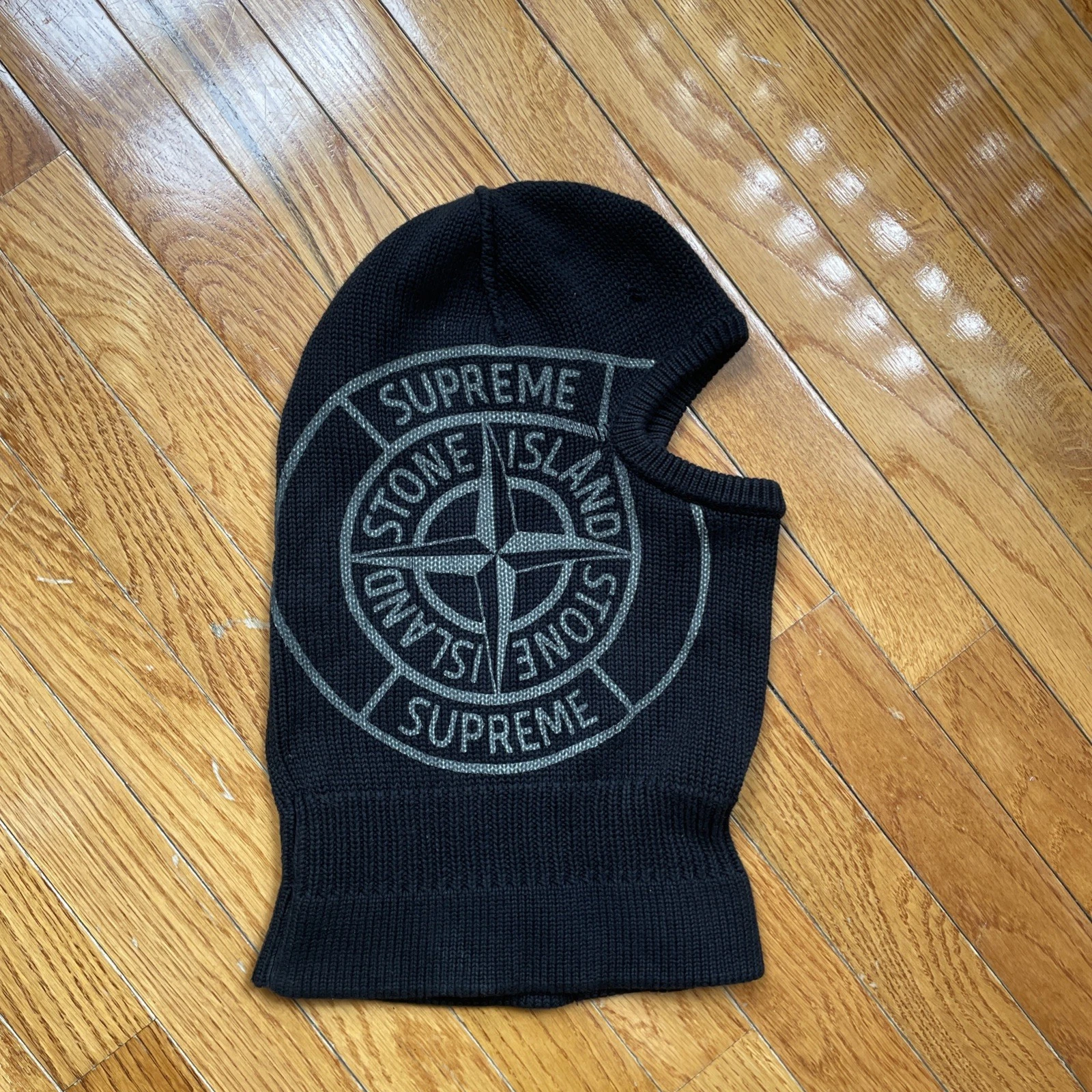 Cagoule noire Supreme x Stone Island Glow Knit 