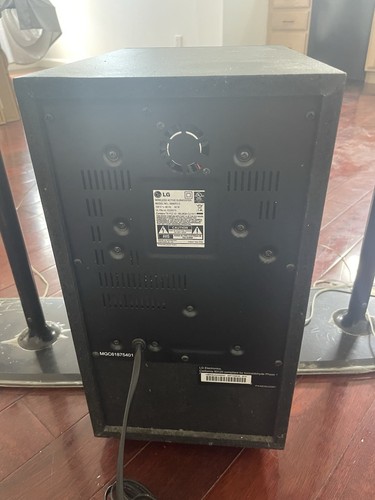 LG SB95PZ-D Subwoofer mit Surround hohen Lautsprechern und Kabeln inklusive kabellos - Bild 9 von 10