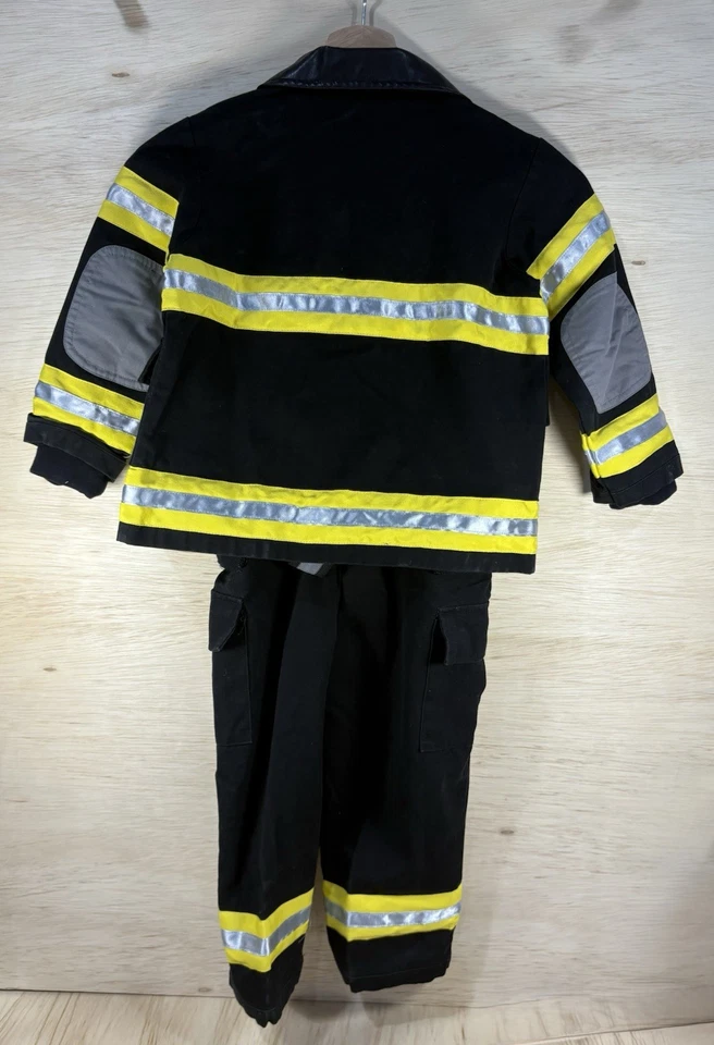 Uniforme/traje de bombeiro Get Real Gear incluindo calça, jaqueta, capacete, tamanho 2-3 - Imagem 4 de 4