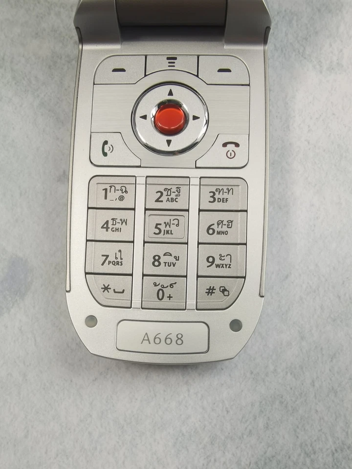 99%N ew Motorola A668(Unlocked) 2G  Foldable Flip Phone-Silver-Only 90g Weight - Image 4 of 4