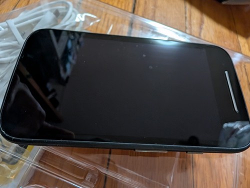 Motorola E 2nd Gen E2 XT1526 4G Smartphone moto Sprint prepaid (Rooted) - Picture 6 of 6