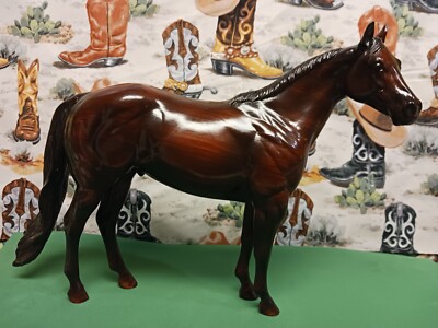 Peter Stone 1999 Woodgrain Long Tail ISH Model Horse Glossy 