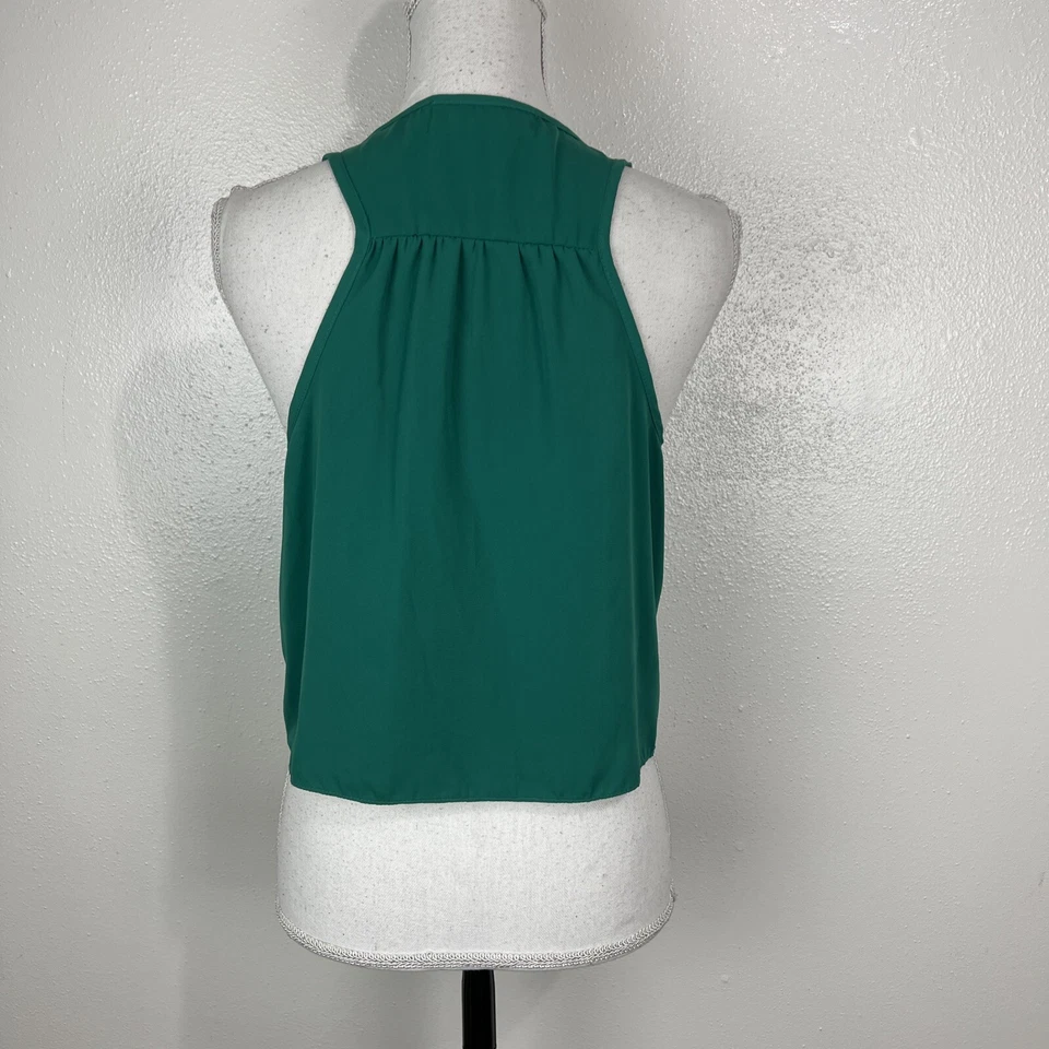 Camiseta sin mangas Sarah Bentley para mujer mediana verde cuello redondo abotonada lazo cintura recortada Foto 3 de 4