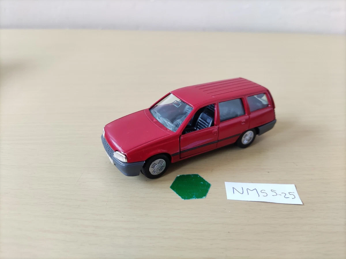 Lot De 4 Voitures Gama 1/43 - Opel, Mercedes... Tacots De Collection