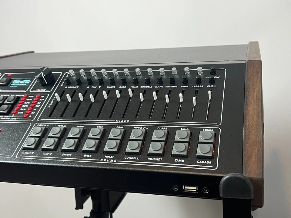 Deftaudio Luma-1 Hágalo Usted Mismo Kit Linn LM-1 Recreación Caja de Ritmos Foto 4 de 4