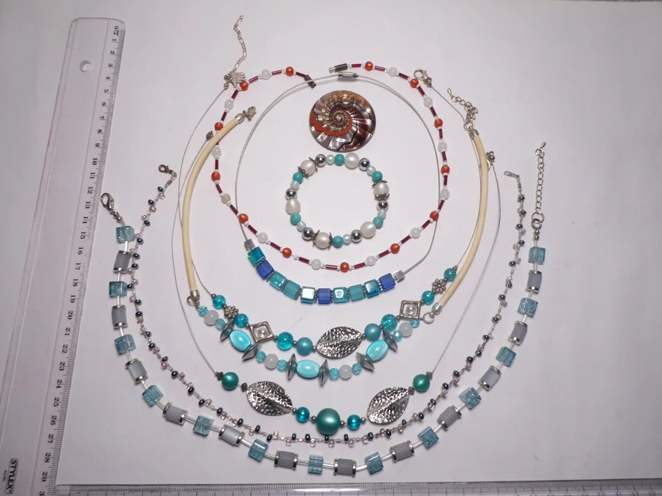 Konvolut Glasketten Metall blau rot perlmutt Quadrate Kugeln Blätter Herzdose - Bild 3 von 4