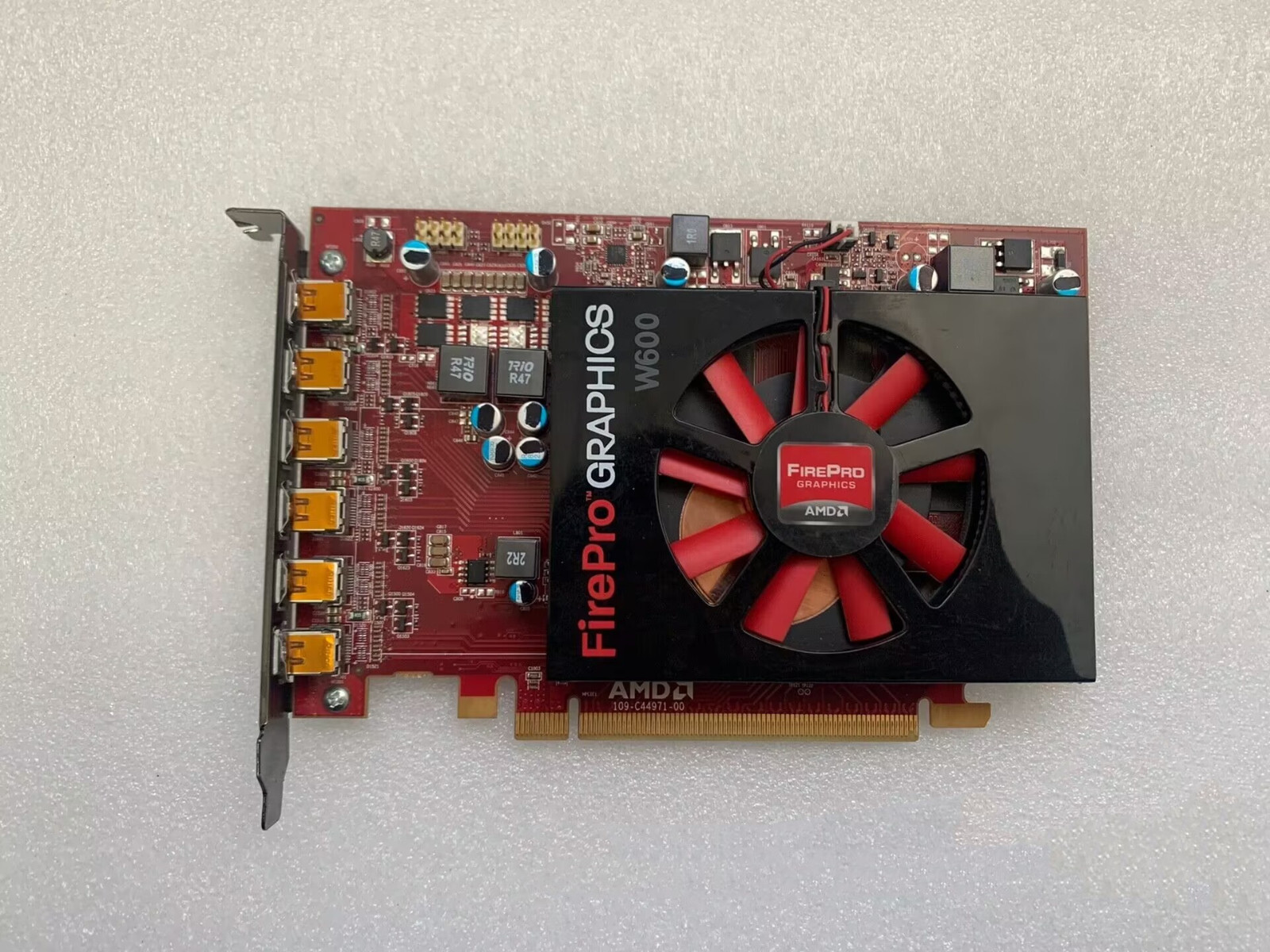 AMD FirePro W600 2GB GDDR5 PCI-E Mini DisplayPort Professional Graphics Card