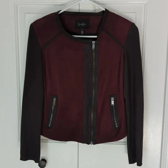 Chaqueta de moto Jessica Simpson de gamuza sintética pequeña Foto 2 de 4