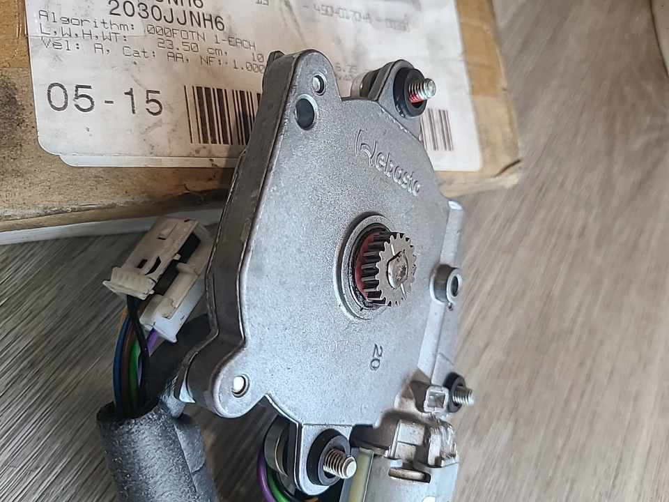 203-820-32-42 Genuine Mercedes Sunroof Motor for MB E Class C Coupe Sedan E320 - Image 4 of 4