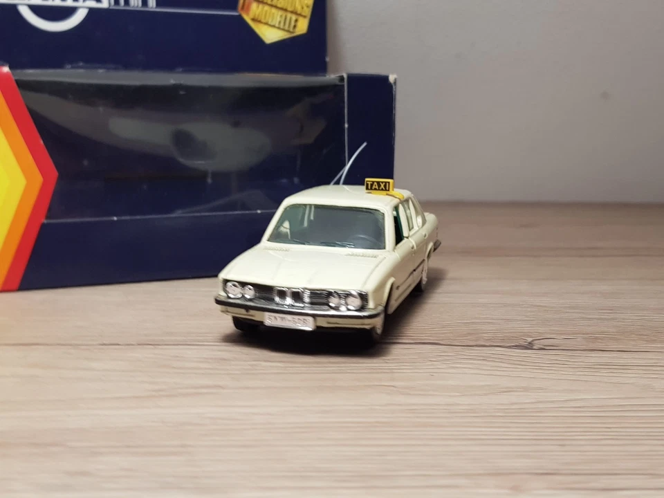 GAMA MINI 1/43 BMW 528 I TAXI - Photo 2/4