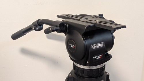 Cartoni Focus 22 Carbon Fiber SDS Tripod System w/ Hard Case & 4-Year Warranty - Picture 3 of 24