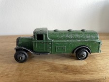 Dinky grüner Benzintanker mit schwarzen Rädern 50er Jahre Meccano Made England