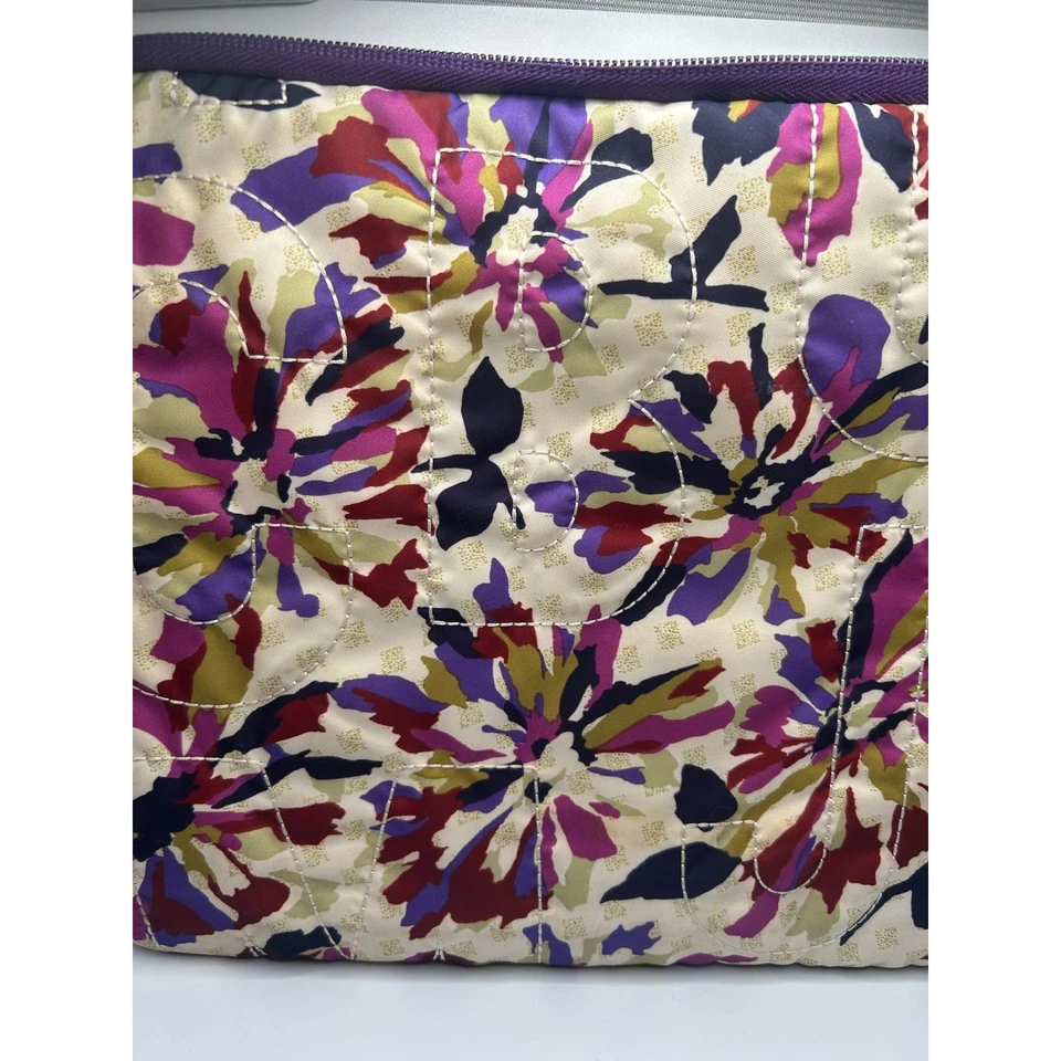 Funda acolchada floral para computadora portátil Marc by Marc Jacobs Standard Supply #39 Foto 3 de 4