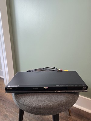 Sony BDP-S580 Blu-Ray Player with Built in WiFi