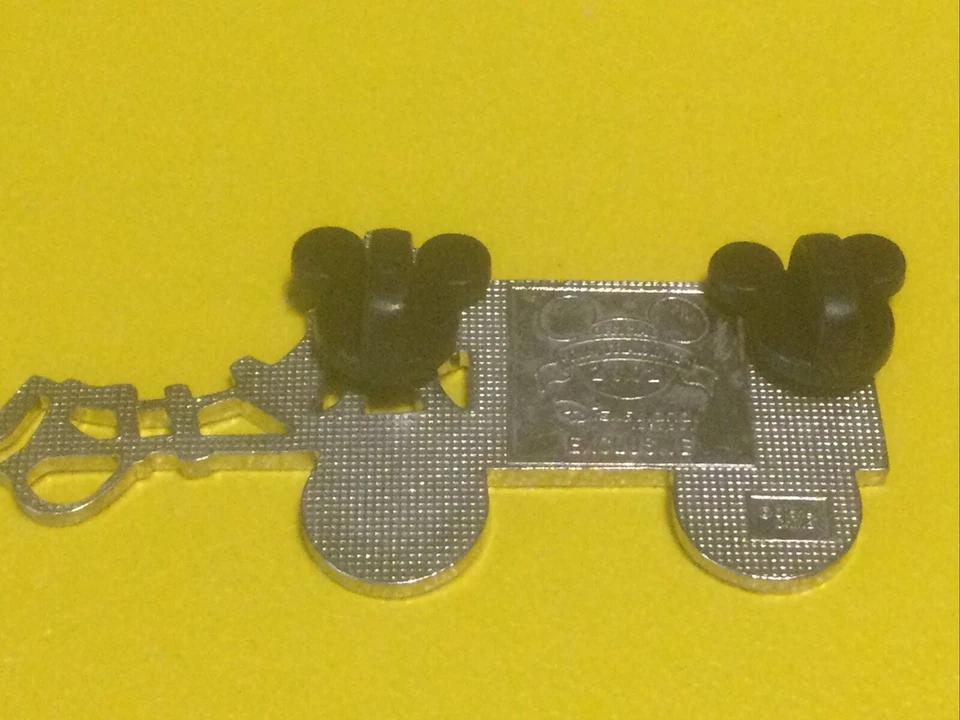 Antiguo prendedor Disney DLR Mansión embrujada coche fúnebre autoestop fantasma Ezra caballo fantasmal Foto 2 de 2