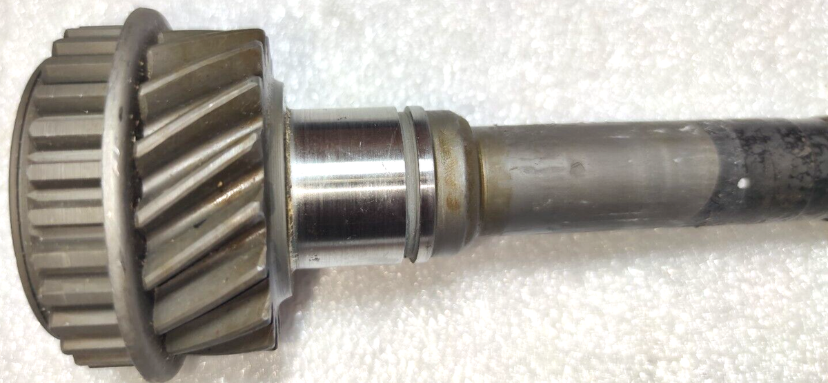 LADA Niva 5 Speed Gearbox Input Shaft 18 Teeth OEM 2105 1701026